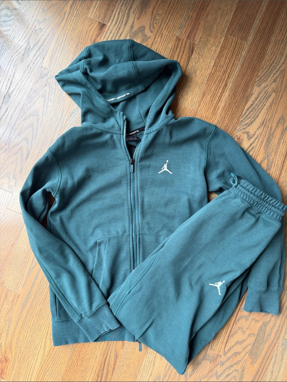 Nike Jordan boys Teal Full-Zip Hoodie & Jogger Set Medium